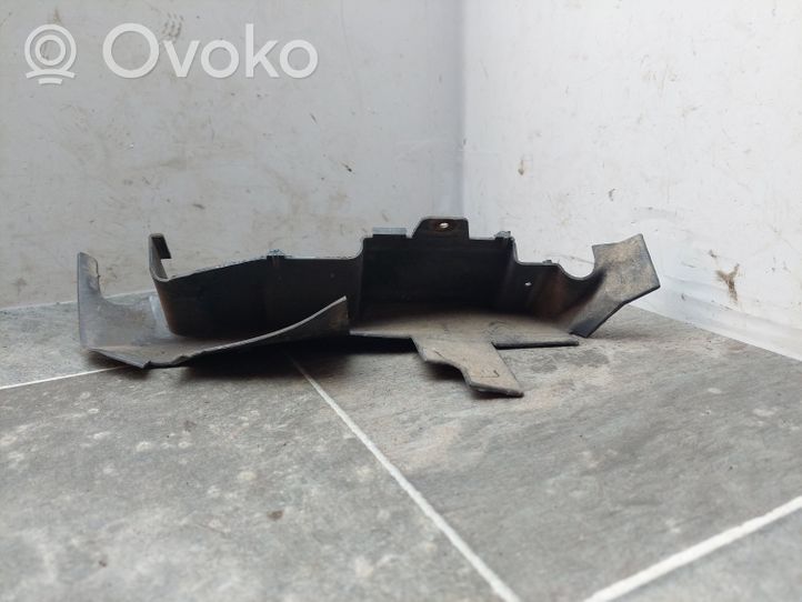 Audi A4 S4 B5 8D Wlot / Kanał powietrza intercoolera 8D0121284B