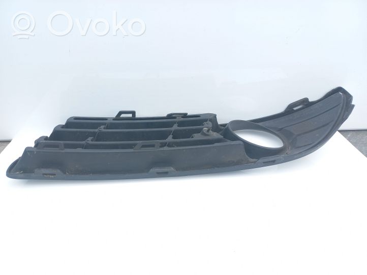 Volkswagen Polo IV 9N3 Front fog light trim/grill 6Q0853666G