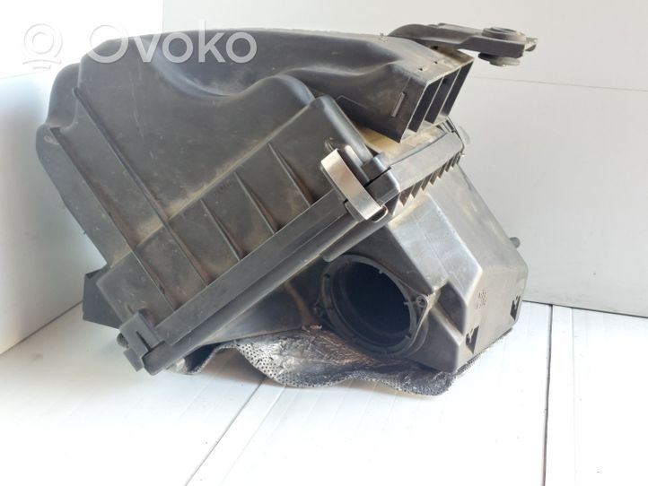 Volkswagen PASSAT B5.5 Filtro dell’aria 3B0129607