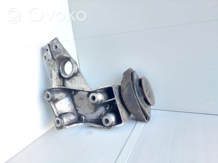 Volkswagen PASSAT B5.5 Gearbox mounting bracket 