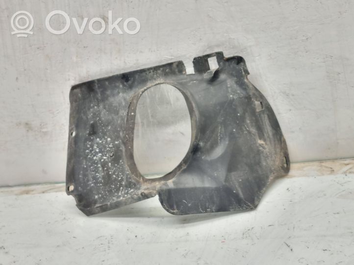 Volkswagen PASSAT B5.5 Engine splash shield/under tray 8D1864309