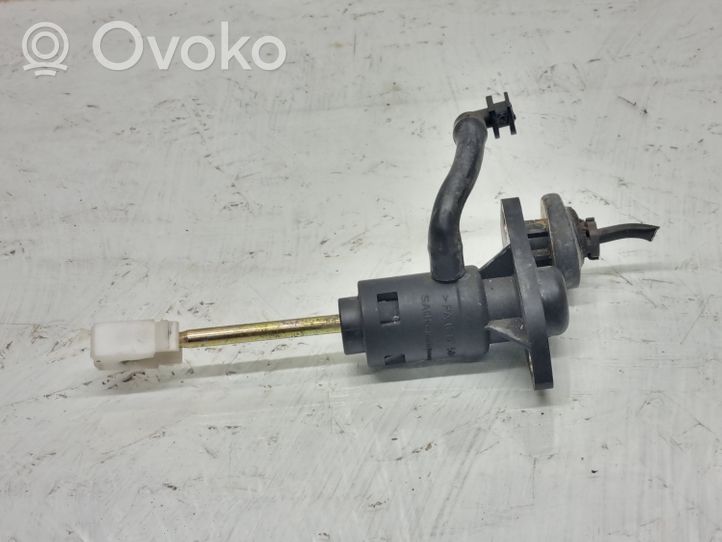 Volkswagen PASSAT B5.5 Główny cylinder sprzęgła 8E1721401AF