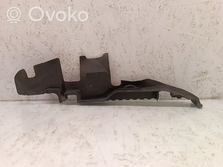 Audi A4 S4 B6 8E 8H Wlot / Kanał powietrza intercoolera 8E0121284