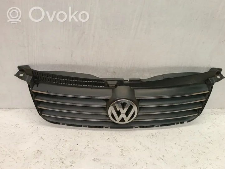 Volkswagen PASSAT B5.5 Griglia superiore del radiatore paraurti anteriore 