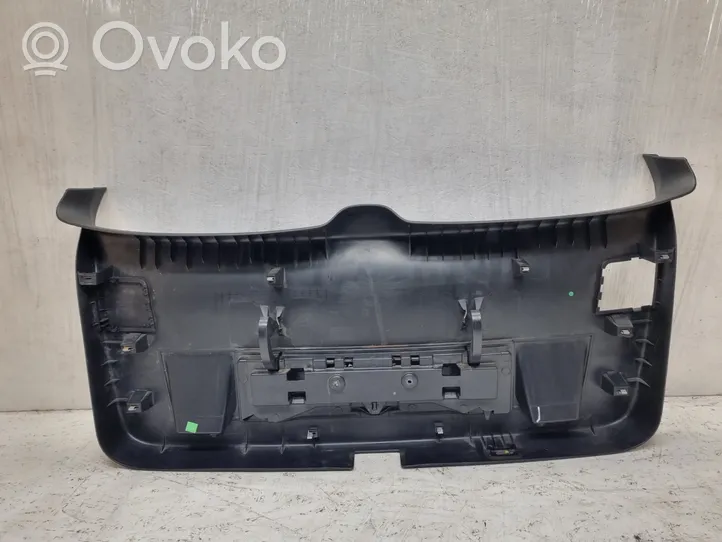 Volkswagen PASSAT B6 Tailgate trim 3C9867605D