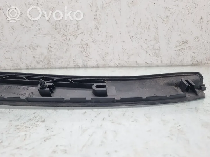 Volkswagen Golf V Etuoven kumitiiviste (kiinni ovessa) 1K4837381C