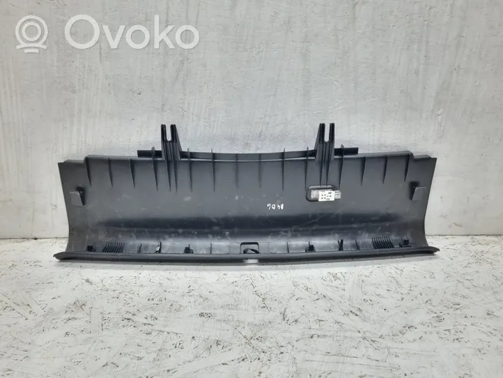 Audi A4 S4 B6 8E 8H Bagažinės slenksčio apdaila 8E5863471