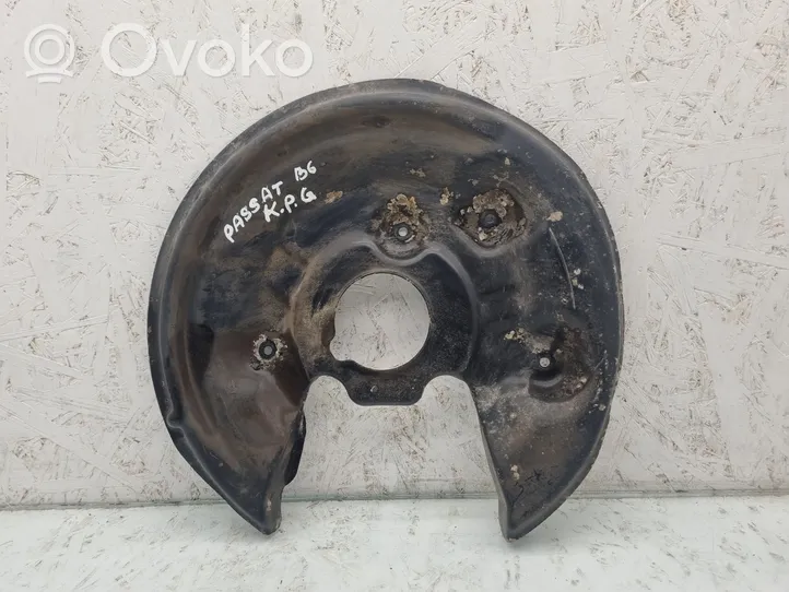 Volkswagen PASSAT B6 Rear brake disc plate dust cover 5N0615611