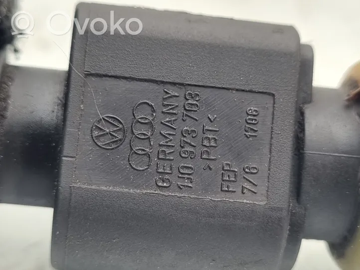 Volkswagen PASSAT B6 Capteur de pression de climatisation 1J0973703