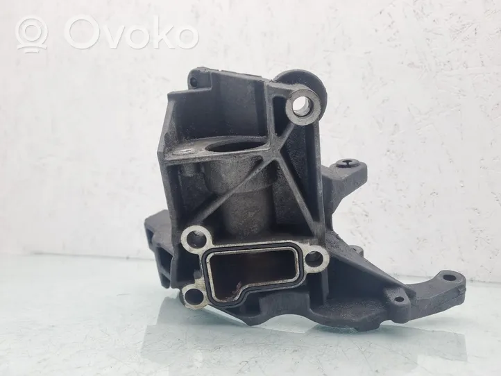 Audi A4 S4 B8 8K Staffa di montaggio del compressore dell’A/C 059145169AE