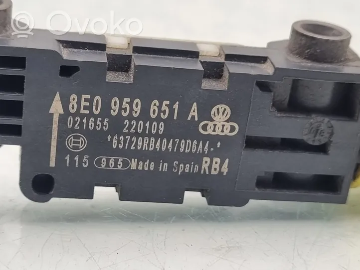 Audi A4 S4 B7 8E 8H Sensore d’urto/d'impatto apertura airbag 8E0959651A