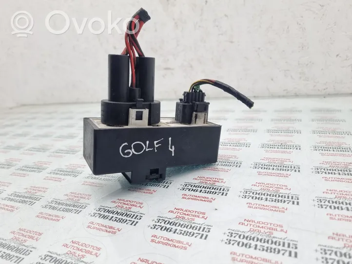 Volkswagen Golf IV Coolant fan relay 1J0919506H