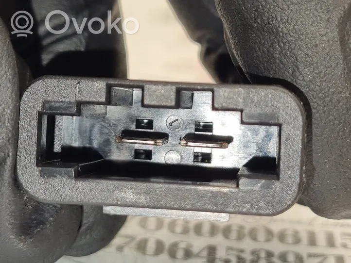 Volkswagen PASSAT CC 12 voltin pistorasia (takana) 3C0919299