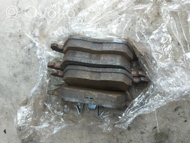 Volkswagen Touran I Brake pads (front) 