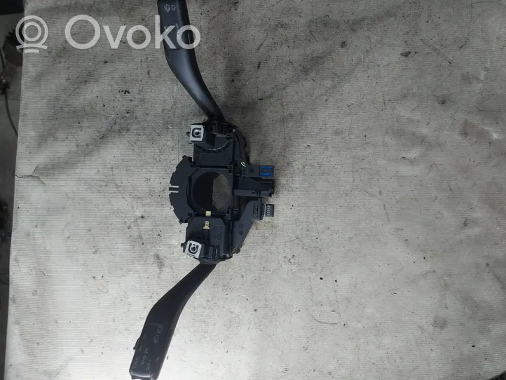 Volkswagen Touran I Pyyhkimen/suuntavilkun vipukytkin 1K0953519A