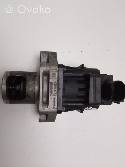 Opel Zafira C EGR valve 55566052