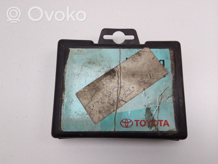 Toyota Verso Mutterit/pultit 0009003005B