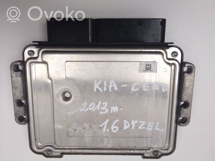 KIA Ceed Sterownik / Moduł ECU 281019544