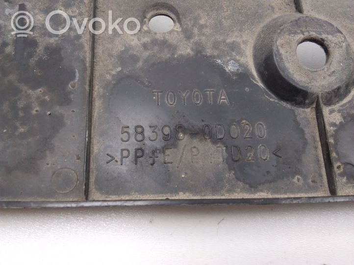 Toyota Yaris Osłona dolna zbiornika paliwa 583980D020