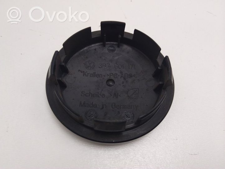 Volkswagen Golf VII R12 wheel hub/cap/trim 3B7601171