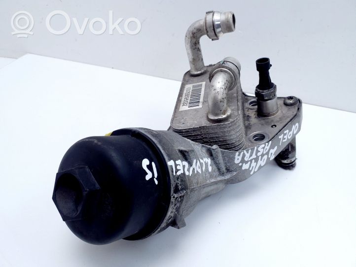 Opel Astra J Radiatore dell’olio del motore 55595532