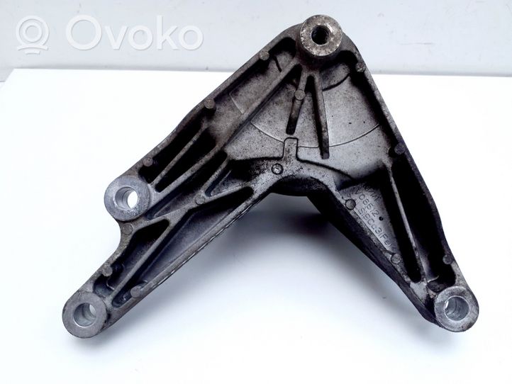 Chevrolet Orlando Supporto di montaggio scatola del cambio 13305941