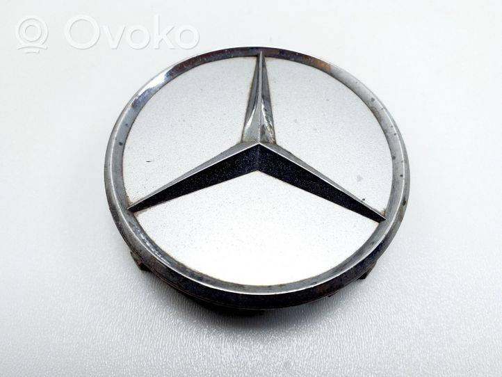 Mercedes-Benz E W211 Mozzo/copricerchi/borchia della ruota R12 2204000125