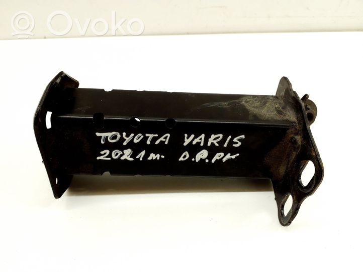 Toyota Yaris XP210 Etupuskurin törmäysvoiman vaimennin 2393508001