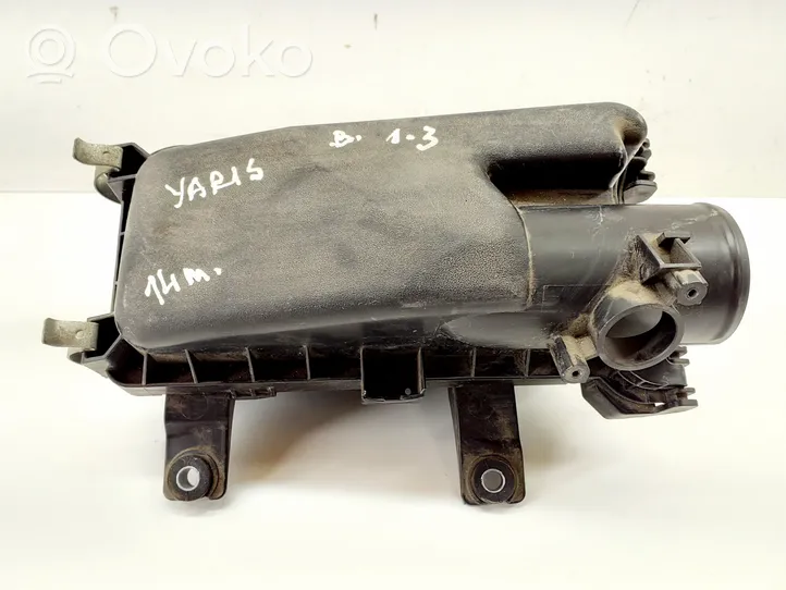 Toyota Yaris Oro filtro dėžė BS014140318