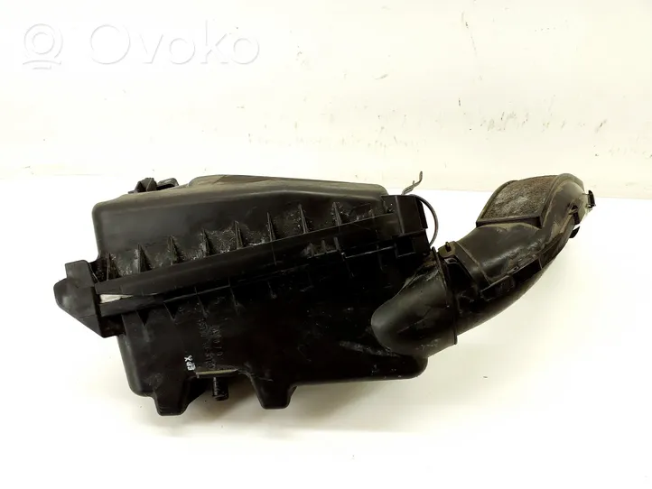 Toyota Yaris Oro filtro dėžė BS014140318