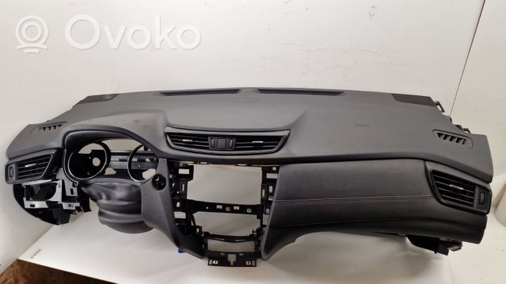 Nissan X-Trail T32 Dashboard 