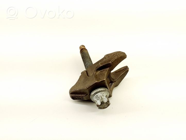 Ford Grand C-MAX Fuel Injector clamp holder 