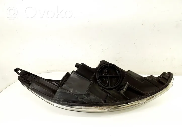 Ford Fiesta Lampa przednia 8A6113W030DG