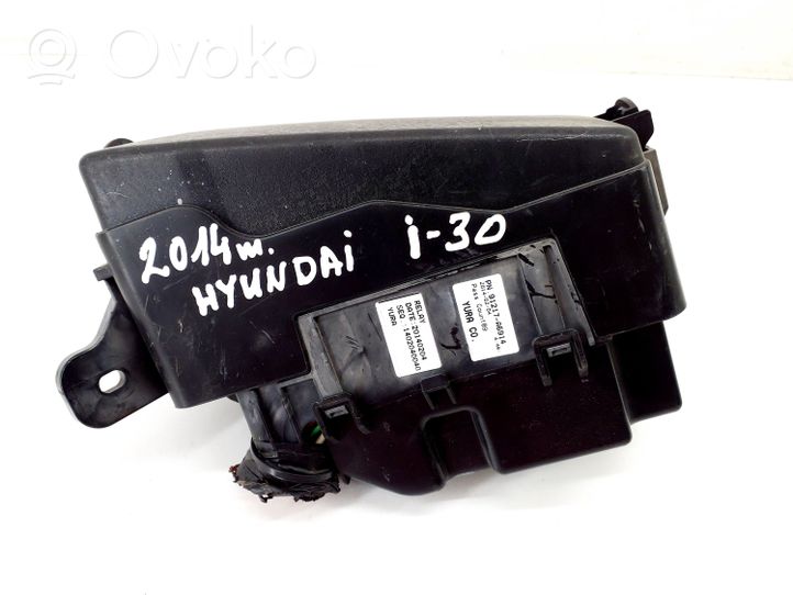 Hyundai i30 Set scatola dei fusibili 91217A6914