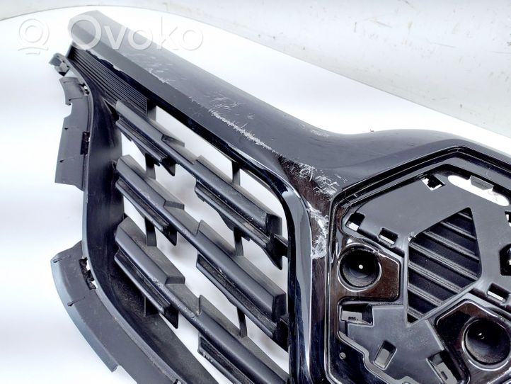 Renault Captur Maskownica / Grill / Atrapa górna chłodnicy 623105565R