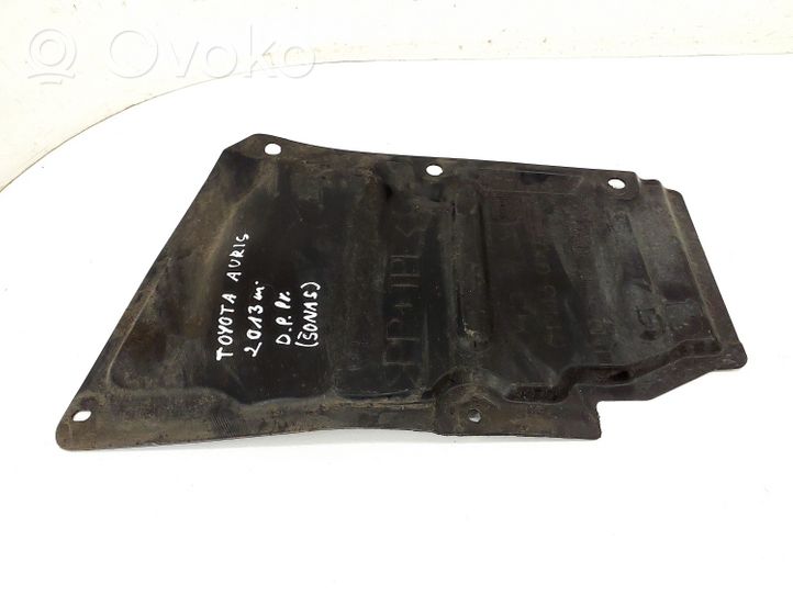 Toyota Auris E180 Osłona boczna podwozia 5144302050