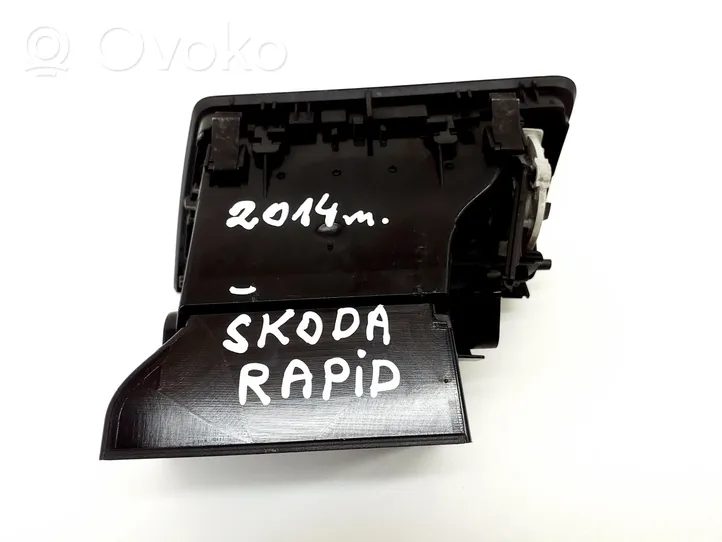 Skoda Rapid (NH) Kojelaudan tuuletussuuttimen suojalista 08483001