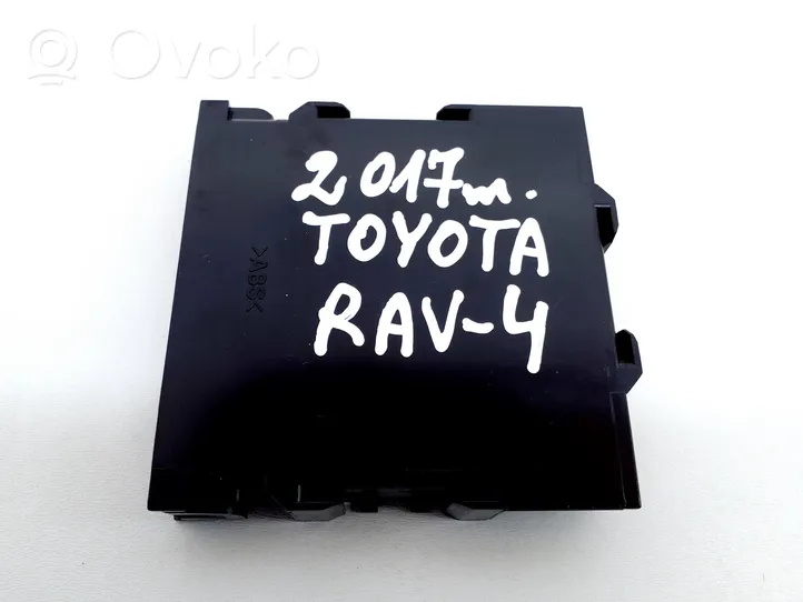 Toyota RAV 4 (XA40) Kiti prietaisai 8934042040