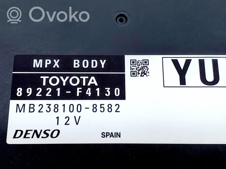Toyota C-HR Scatola di montaggio relè 89221F4130