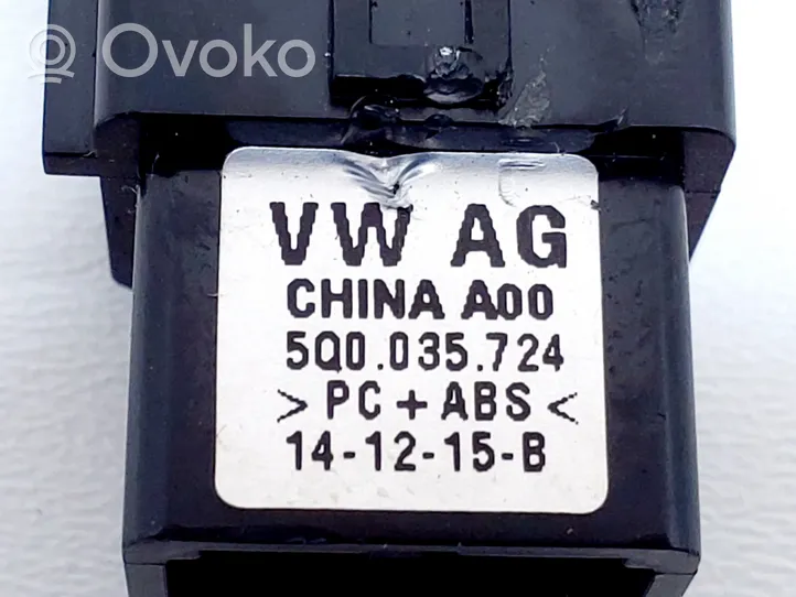 Skoda Fabia Mk3 (NJ) Gniazdo / Złącze AUX 5Q0035724
