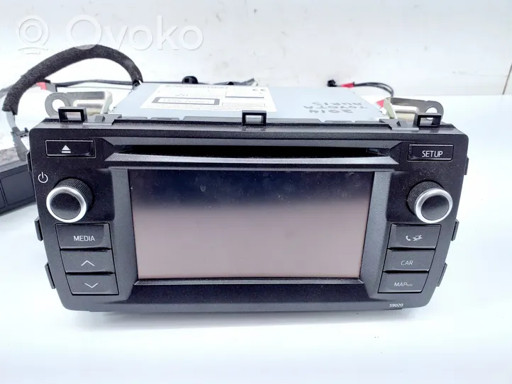 Toyota Auris E180 Unité principale radio / CD / DVD / GPS 8614002030