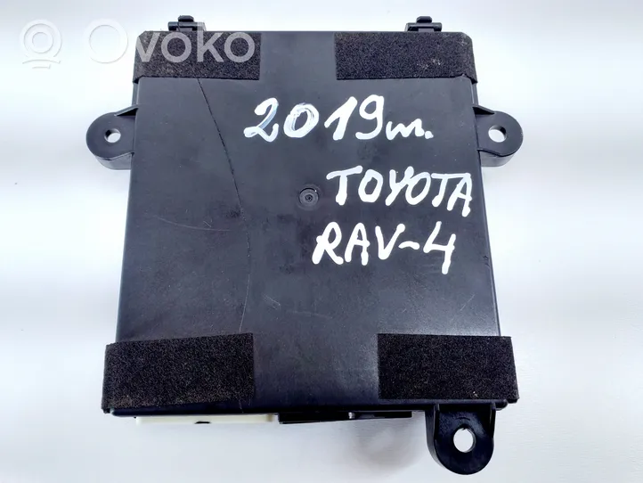 Toyota RAV 4 (XA40) Muut laitteet 8971042020