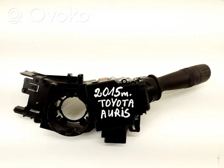 Toyota Auris E180 Suuntavilkun vipu 17F852