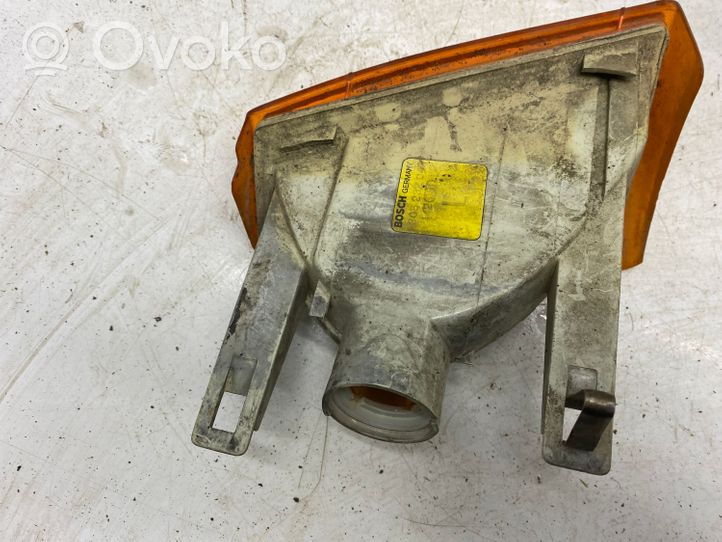 Opel Rekord E1 Priekinis posūkio žibintas 305232047