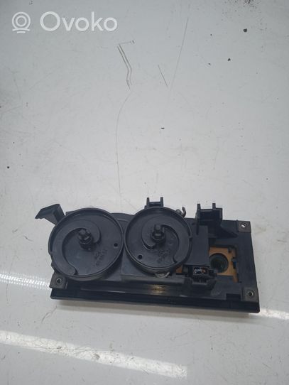 Volkswagen Polo II 86C 2F Panel klimatyzacji 867819075