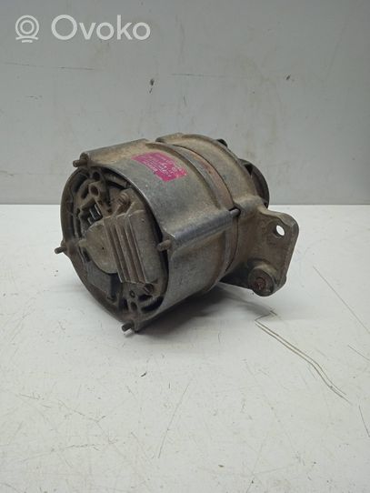 Volkswagen PASSAT B2 Alternator 049903025