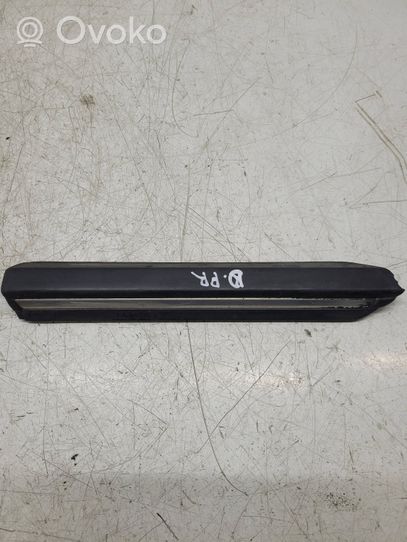 BMW 3 E30 Rivestimento parafango (modanatura) 1876133