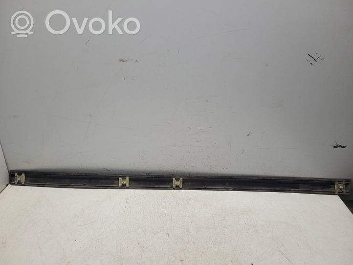 Volkswagen Golf III Moulure de porte avant 1H3853515