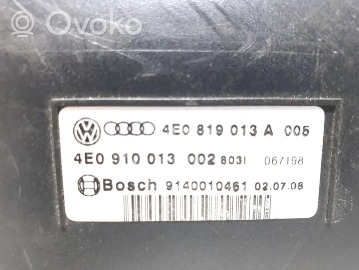 Audi A8 S8 D3 4E Pečiuko radiatorius 4e0910013002