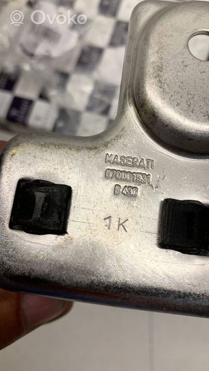 Maserati Quattroporte Äänenvaimentimen kannattimen pidin 670001531